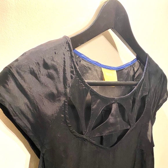 Anthropologie Maeve Petal Cutout Tee - Picture 4 of 5